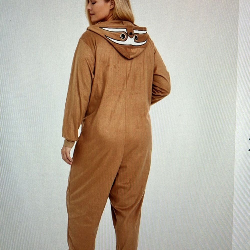 New! Torrid‎ Tan Fleece Sloth Sleep Onesie Size 3/4 NWT